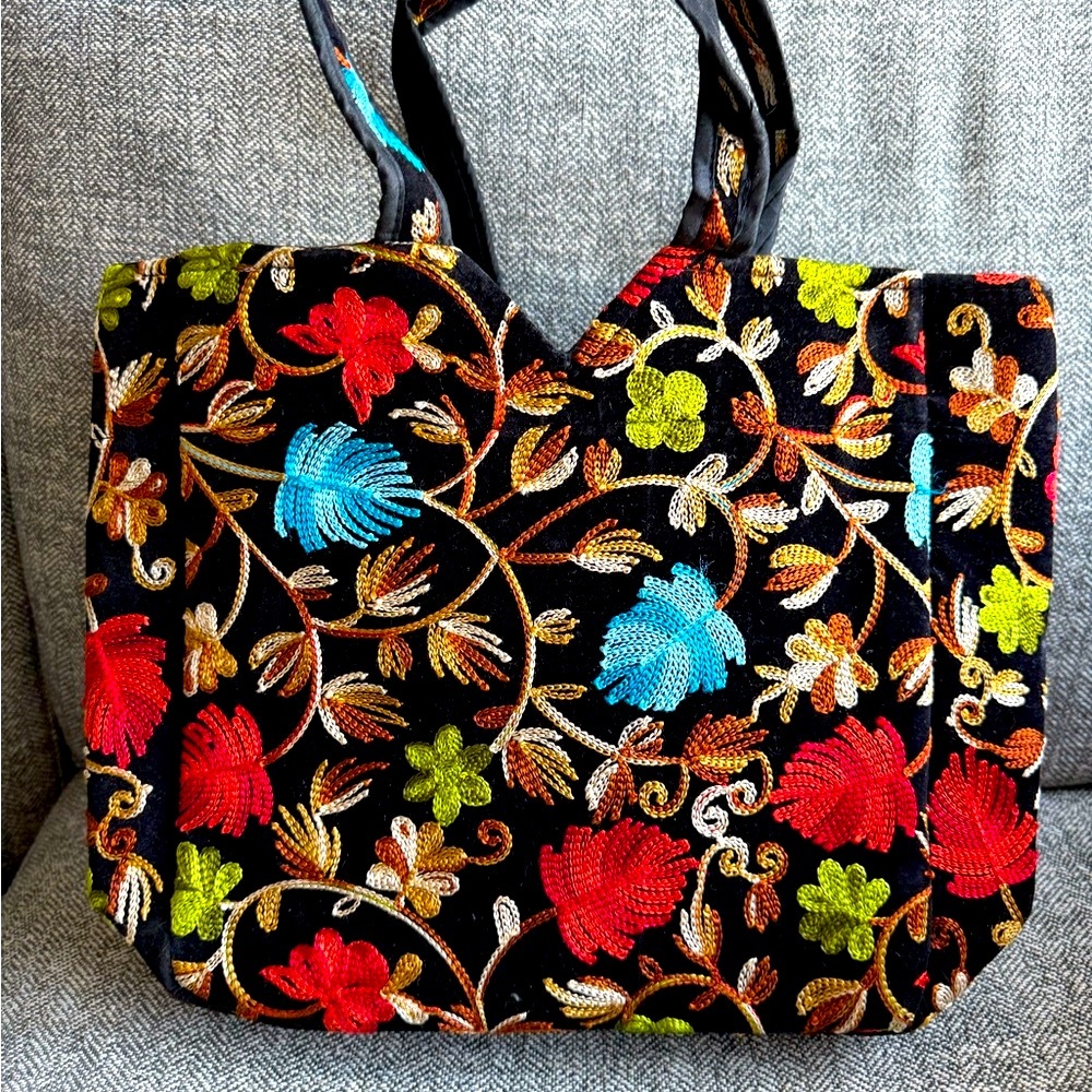 Vintage Hand Embroidered Tote Bag- New Condition!